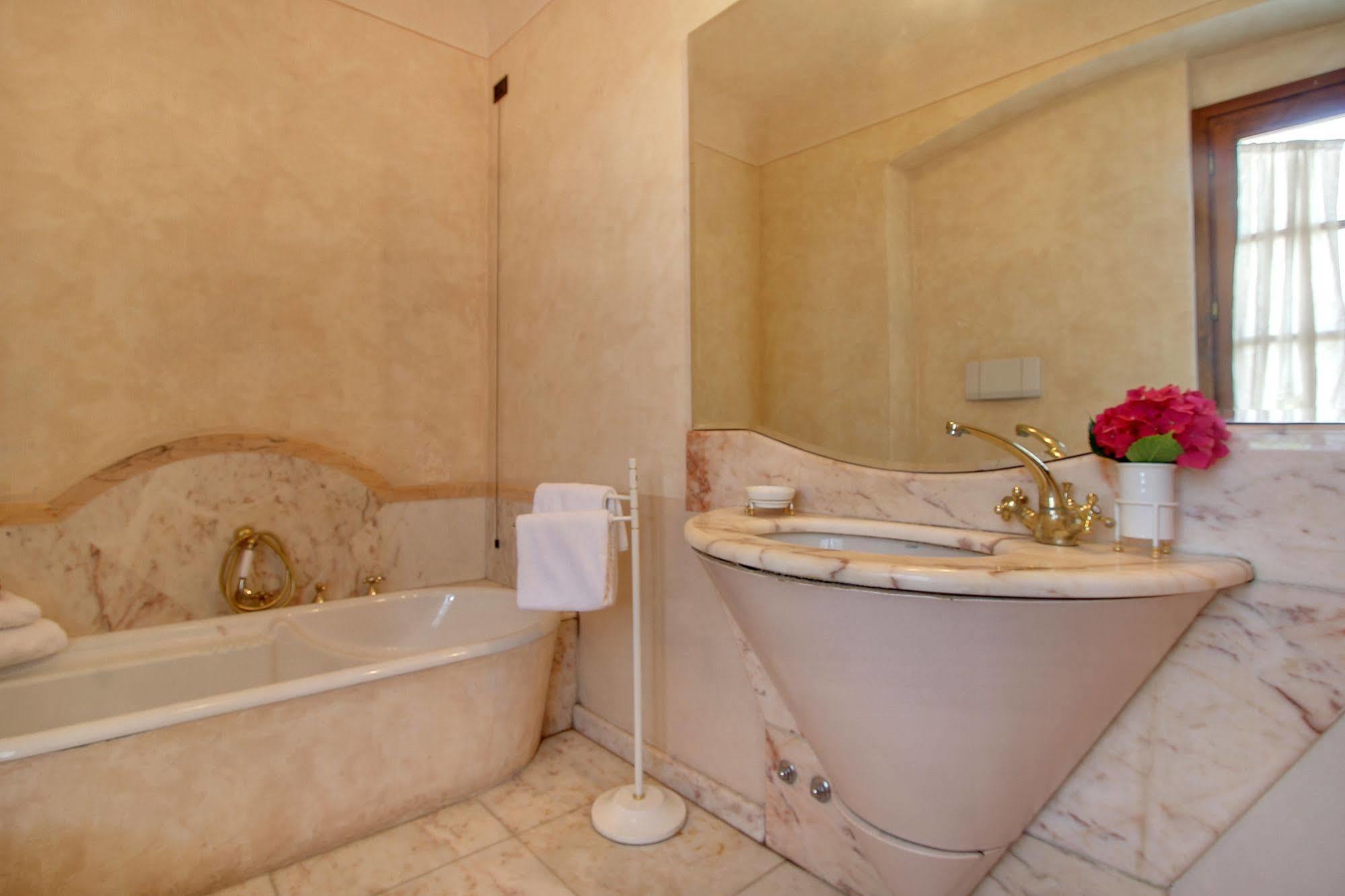 La Borghetta Hotel 4*